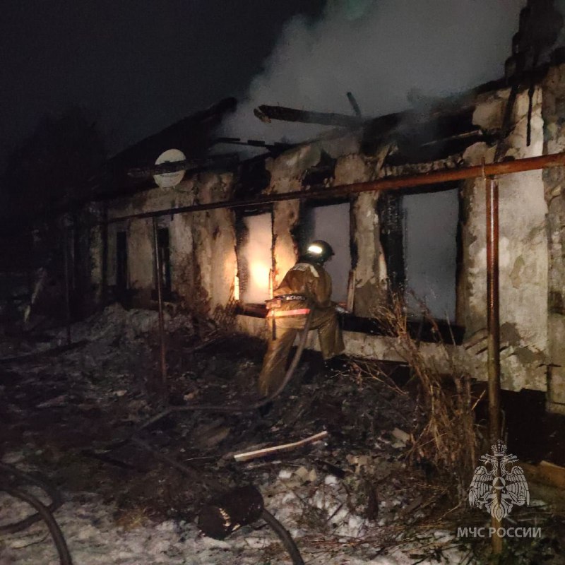 В Бековском районе два человека погибли при пожаре из-за неосторожного курения