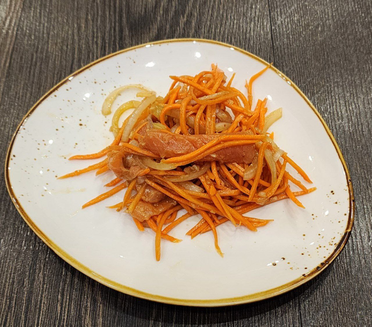 Пикантное хе из красной рыбы