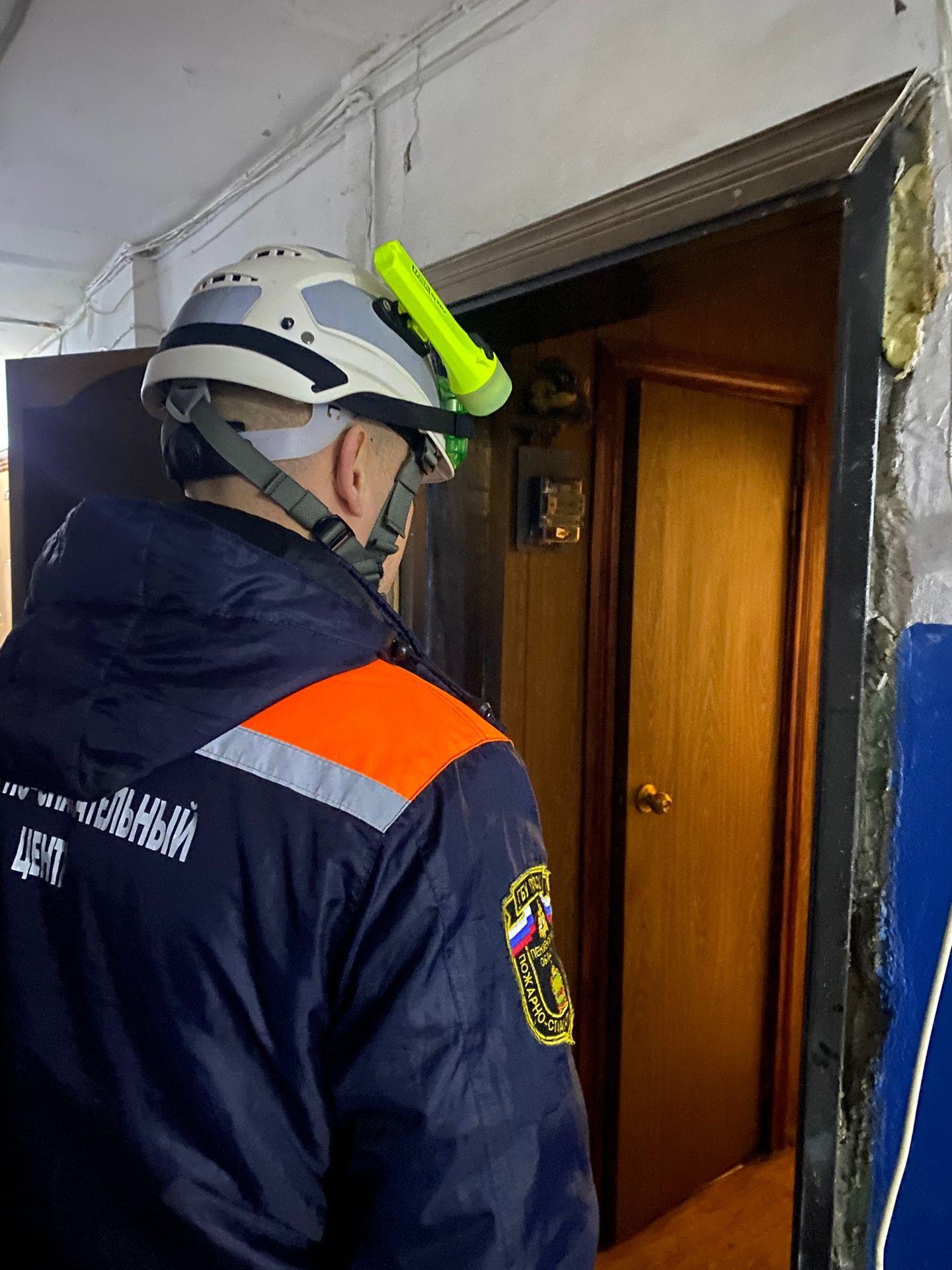 В Пензе спасатели помогли упавшей пожилой женщине