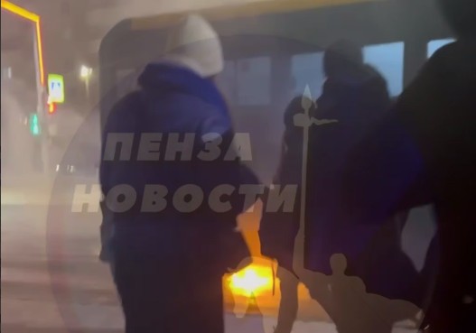 В Пензе на ГПЗ загорелся автобус