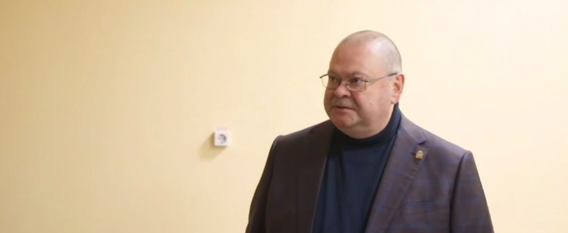 Олег Мельниченко проинспектировал социальные объекты в районах