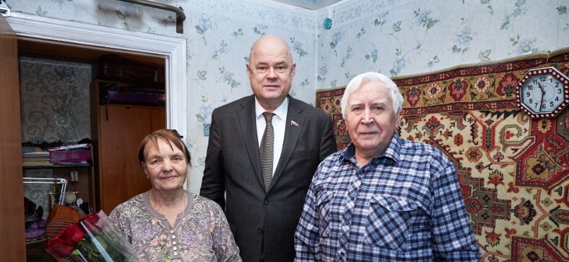 Вадим Супиков посетил ветеранов в День снятия блокады Ленинграда