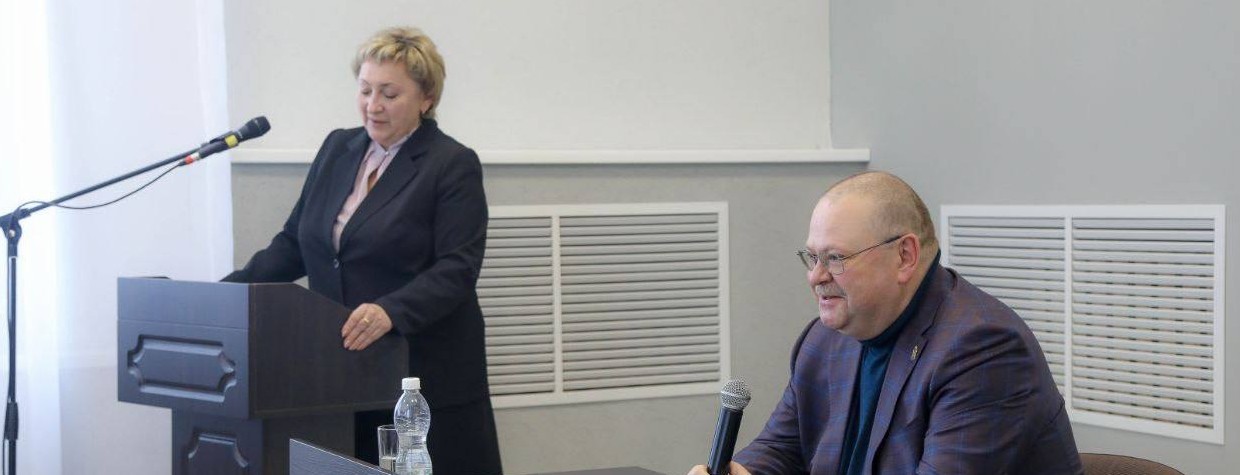 Олег Мельниченко поставил задачу улучшить условия жизни в районных центрах