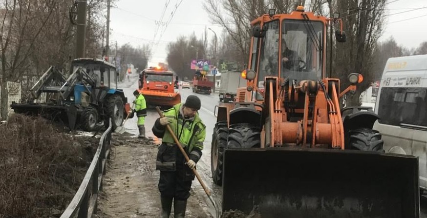 В Пензе 145 коммунальщиков вышли на борьбу с гололедом