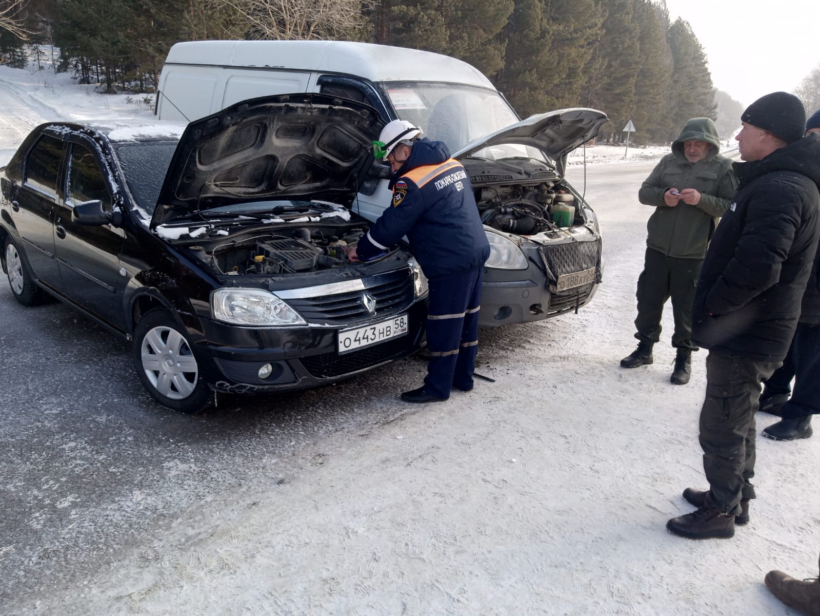 В Городищенском районе спасателей вызвали на место аварии с «Соболем»