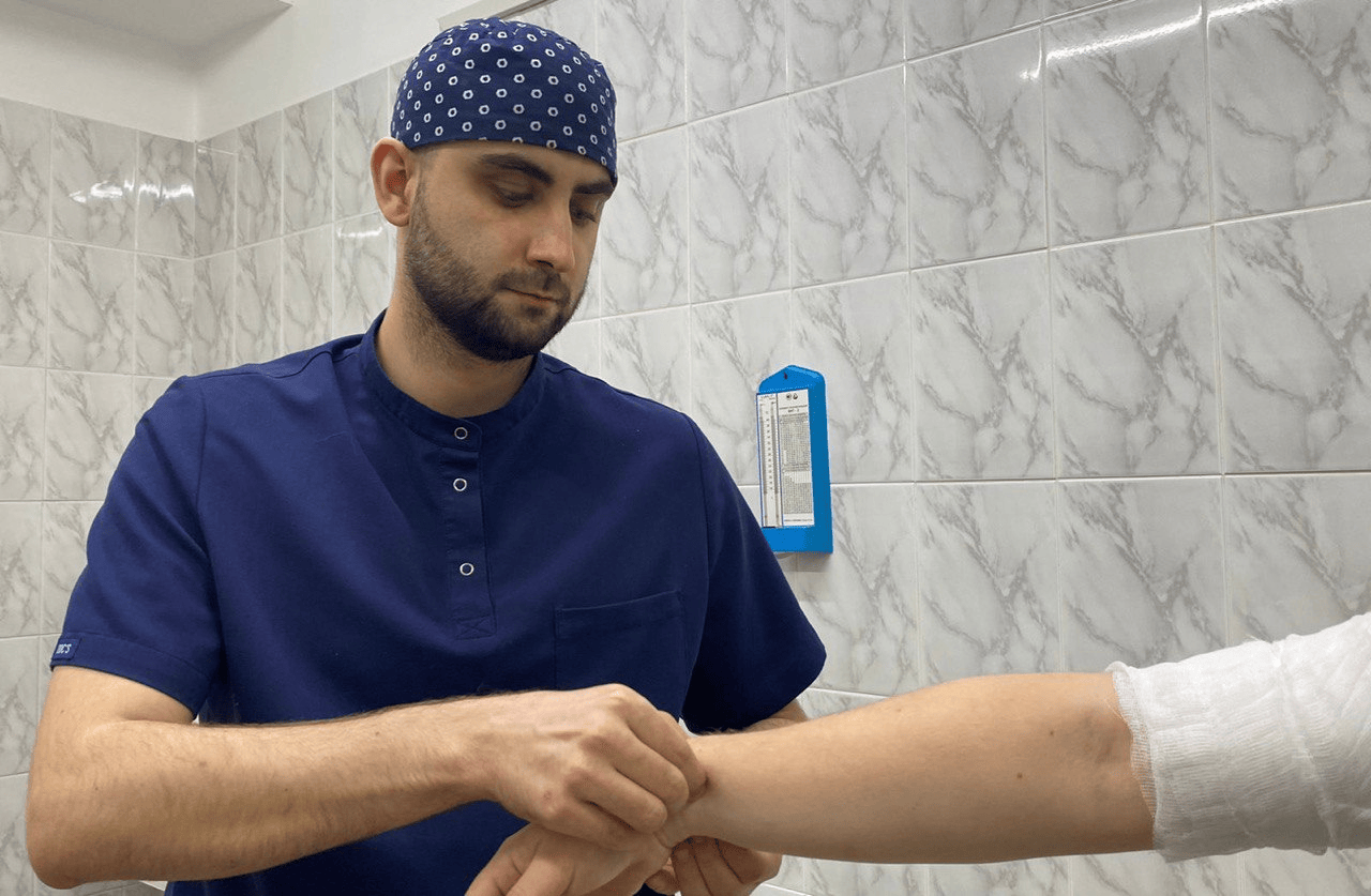 Пензенские хирурги спасли руку бойца СВО после минно-взрывного ранения