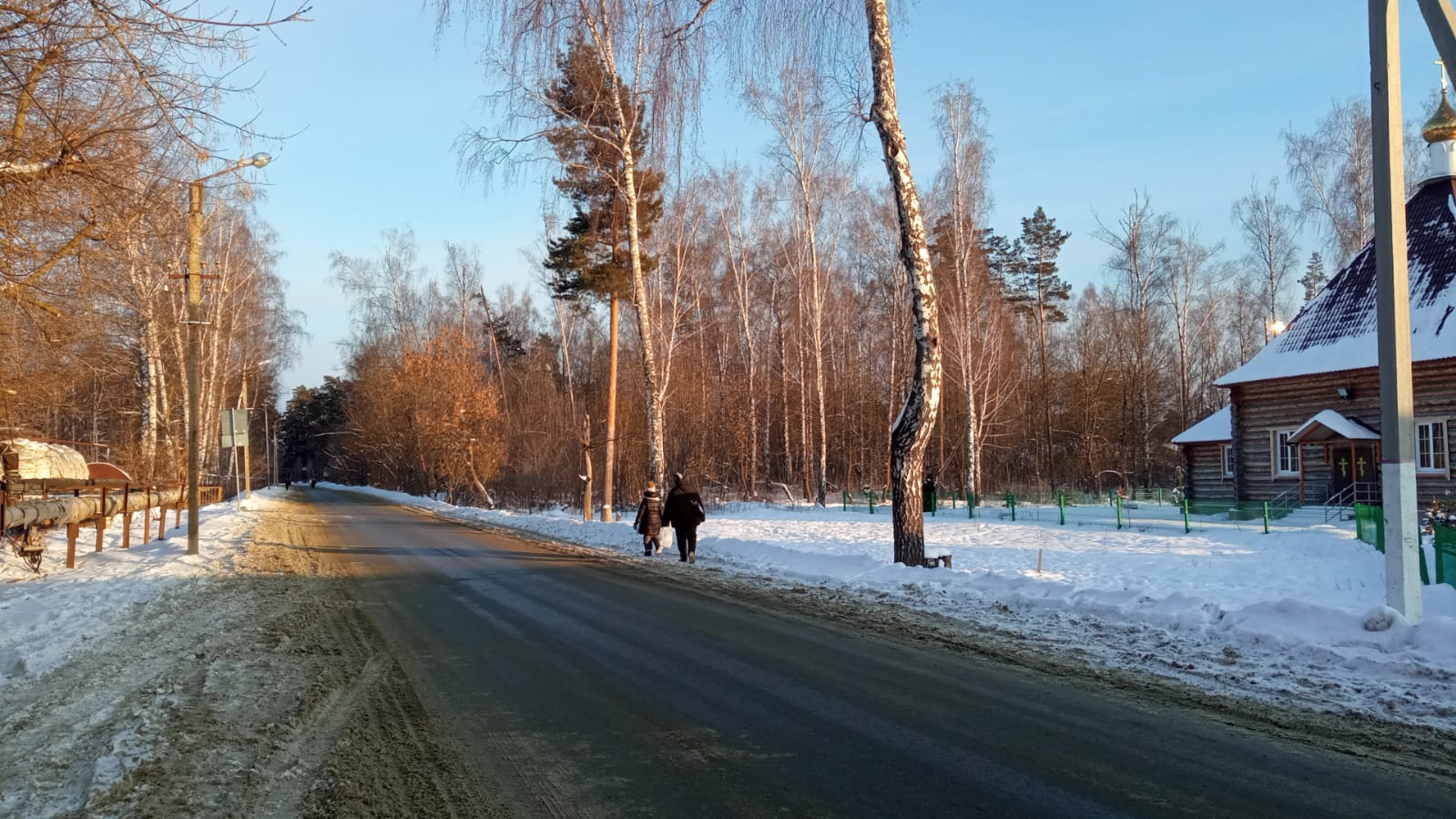 Тротуар на улице Сосновой в Пензе расчистили после жалобы жительницы