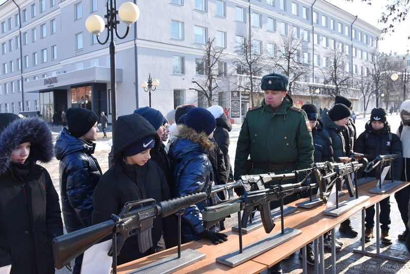 В Пензе прошла выставка военной техники к 23 февраля