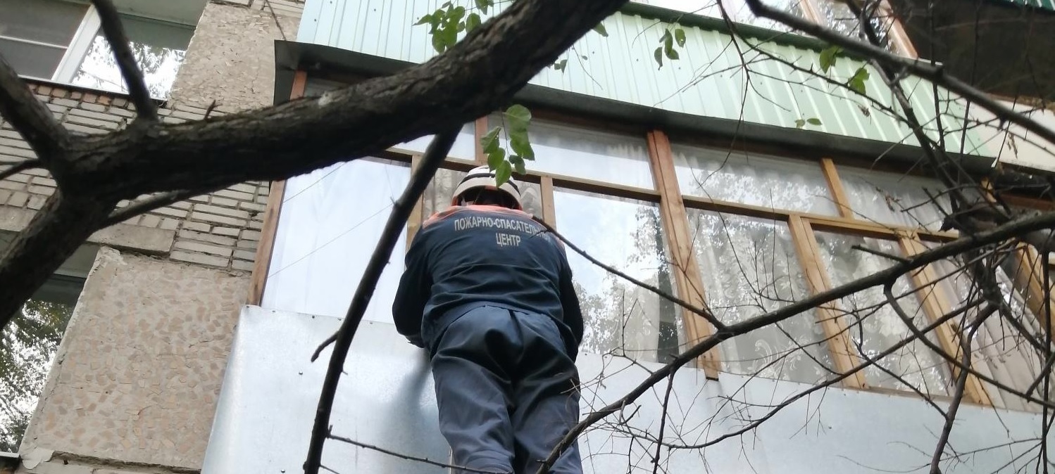 Пензенские спасатели обнаружили тело женщины в запертой квартире