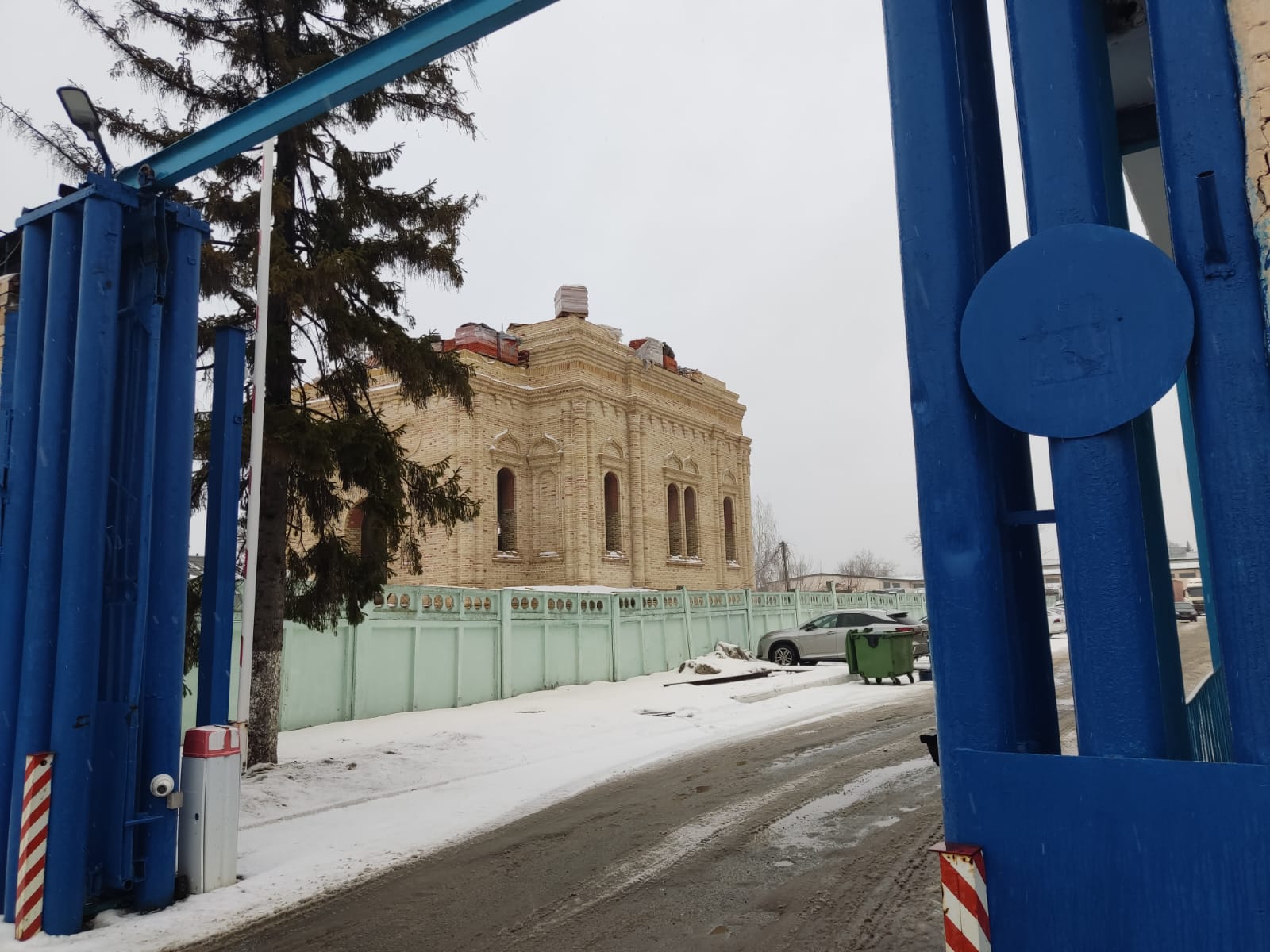 Ольгу Чистякову поблагодарили за помощь в восстановлении храма