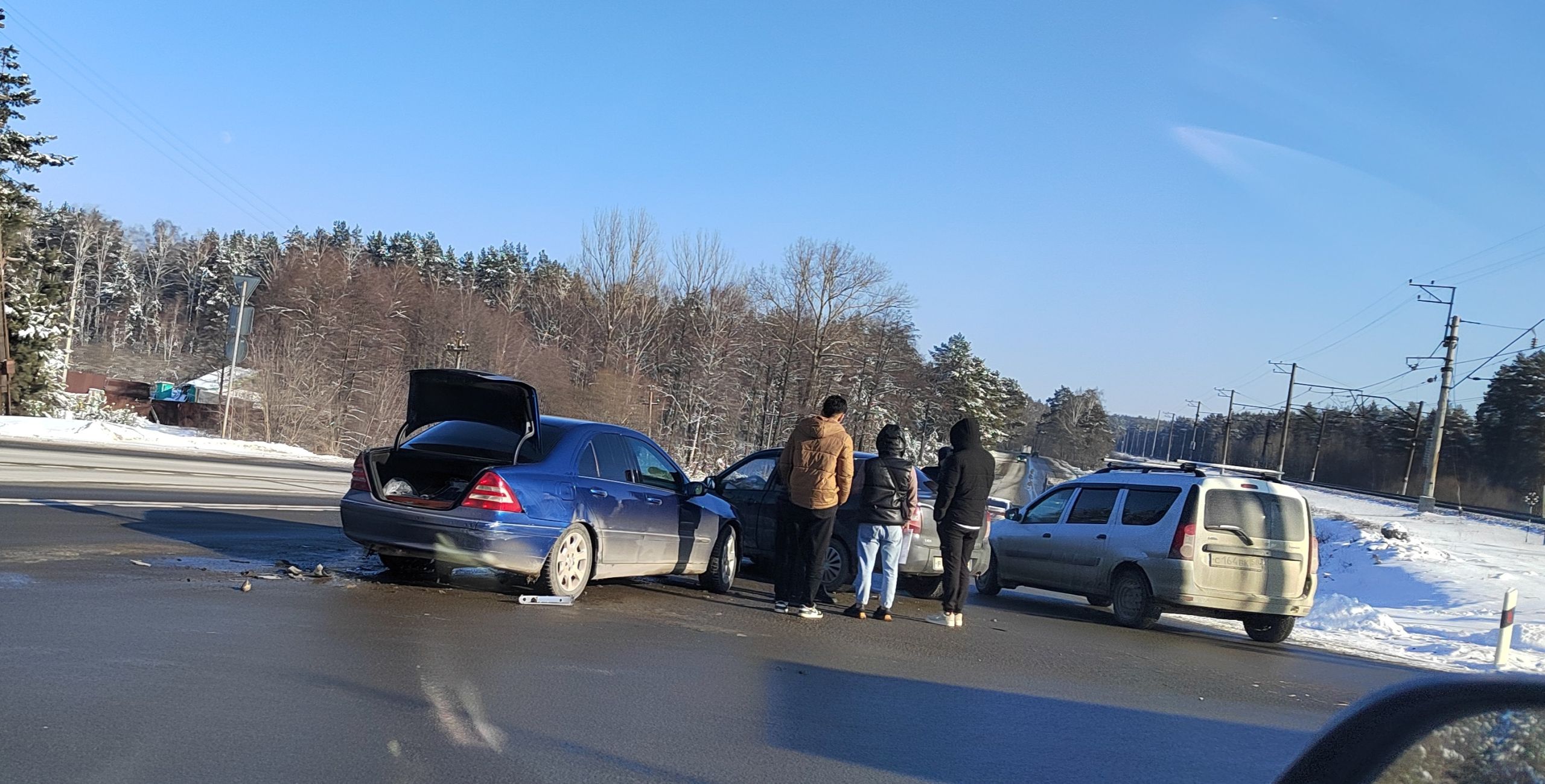 Две легковушки столкнулись на ахунском переезде в Пензе