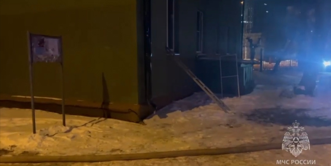 Два человека погибли при пожаре в пензенской пятиэтажке