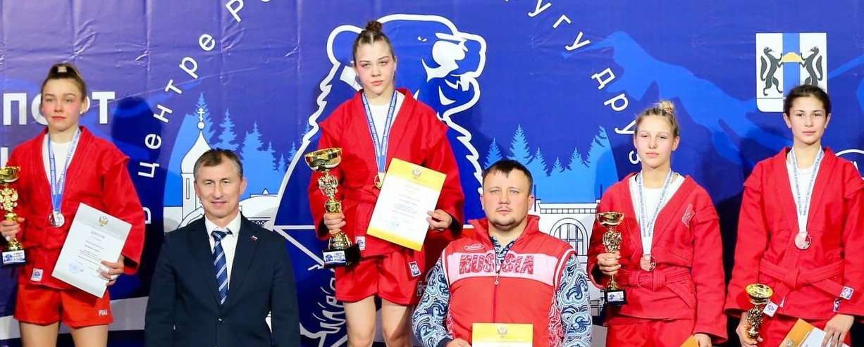 Пензенские самбистки завоевали золото и бронзу на первенстве России