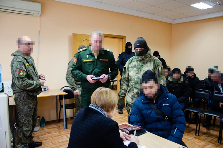 17 пензенцев, не состоящих на воинском учете, доставлены в военкомат