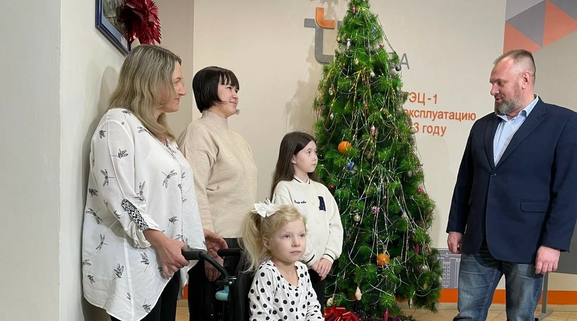 Дети из Пензы получили подарки под елкой