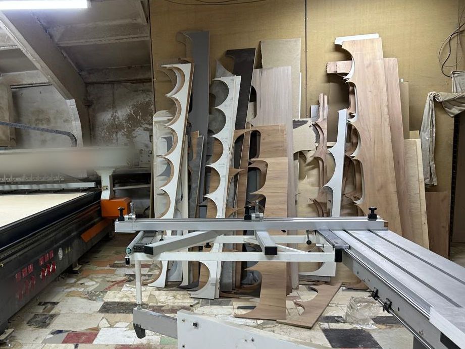 В Пензе молодого мастера задавило обрезками мебельного производства