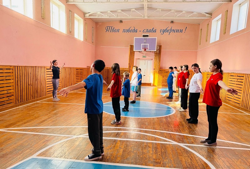 Полицейские провели урок безопасности и здоровья для школьников