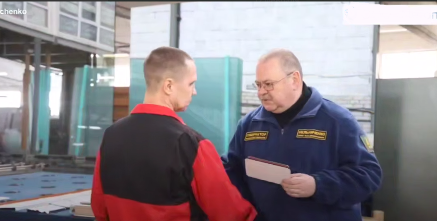 Олег Мельниченко поблагодарил работников заводов Бессоновского района