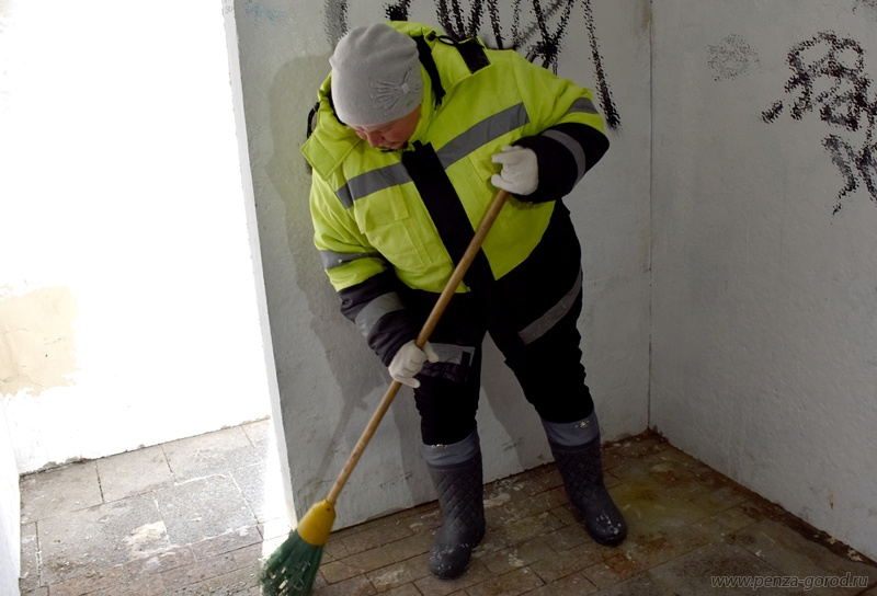 Пензенцы продолжают оставлять надписи в укрытиях от беспилотников