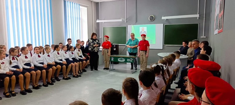 В школах Нижнего Ломова открыли «Парты Героя»