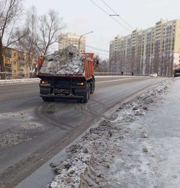 В Пензе из города за ночь вывезли 2400 кубометров снега