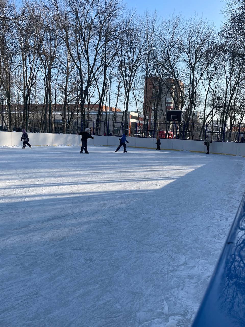 В Пензе из-за весеннего тепла начали закрывать катки
