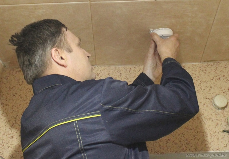 Более 2600 семей в Пензе получили пожарные извещатели