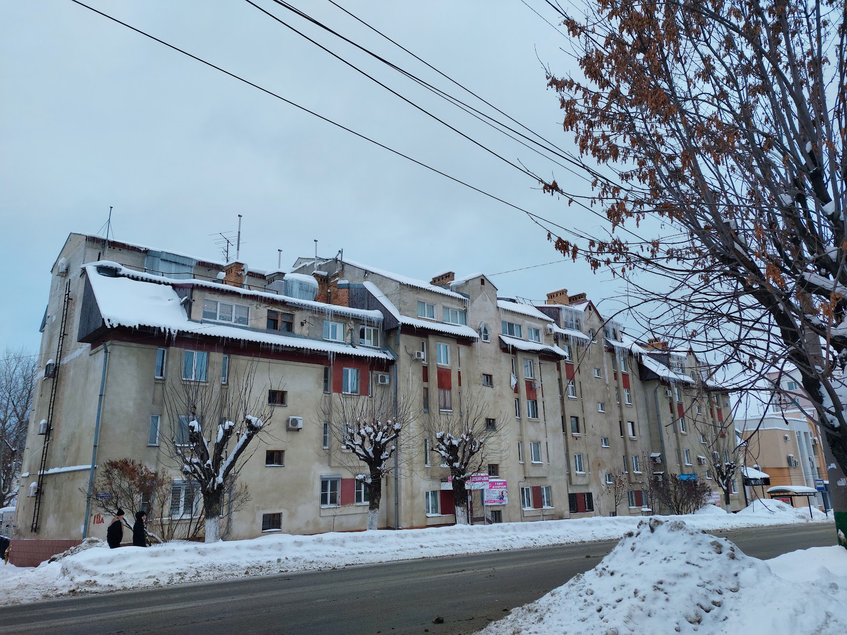 Куда пензенцам жаловаться на сосульки и наледь на крышах домов