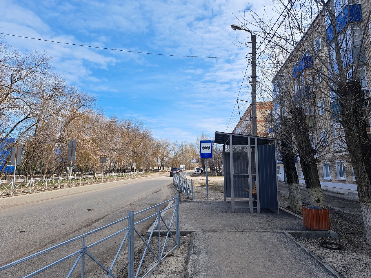 В Сердобске продолжается установка современных остановочных павильонов