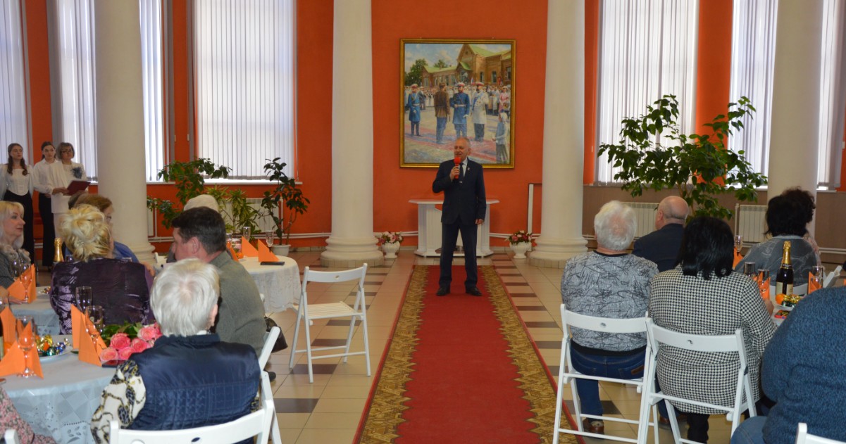 День работника культуры торжественно отпраздновали в Кузнецке