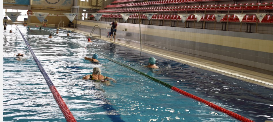 Пензенцев приглашают на бесплатное плавание в бассейнах города