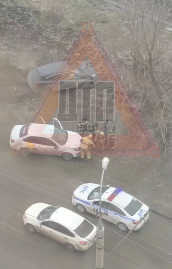 В Пензе на улице Пушкина такси попало в серьезную аварию