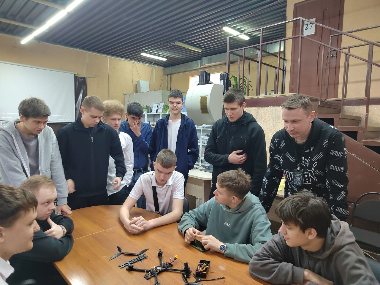 Пензенским студентам показали, из чего состоит беспилотная техника