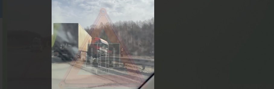 Фура слетела с трассы в Пензенской области