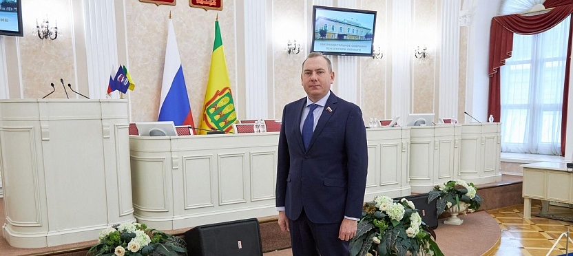 Пензенский ТЮЗ поблагодарил Владимира Вдонина за поддержку спектакля к 80-летию Победы