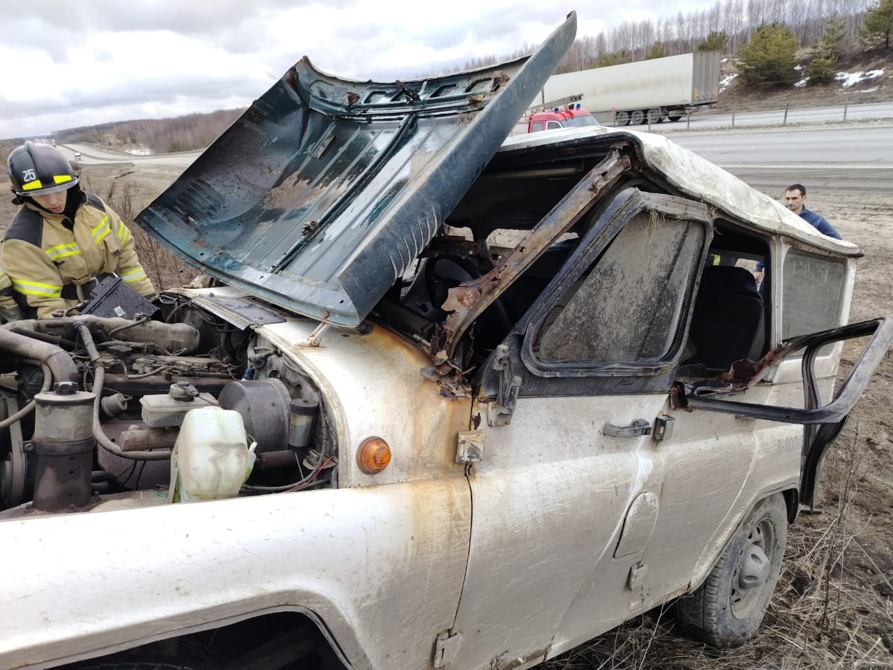 Легковое авто и УАЗ столкнулись на трассе М-5 в Пензенской области