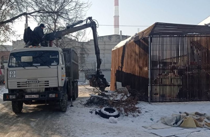 64 кубометров строительного и бытового мусора вывезли с пензенских улиц