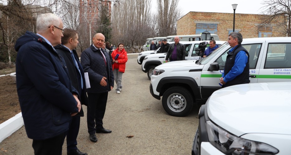 Пензенские больницы получили 11 новых санитарных автомобилей