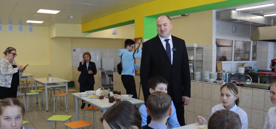 Школа в Шемышейке получила новое оборудование и современный пищеблок