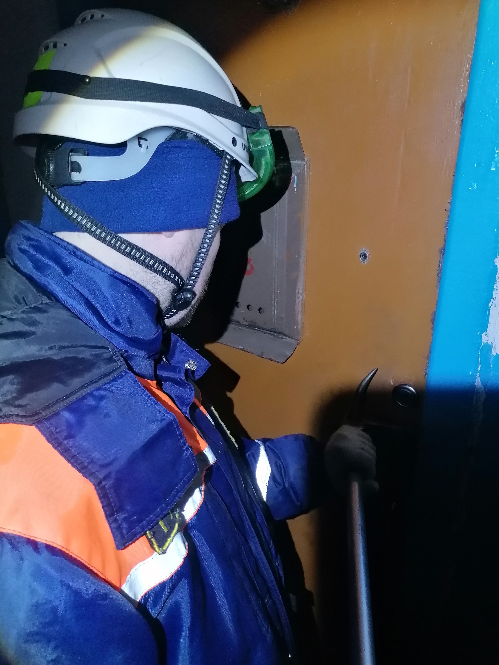 В Пензе вскрыли квартиру из-за трупного запаха