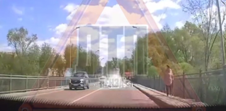 В Пензе чудом избежали жертв после падения бетонных блоков с грузовика