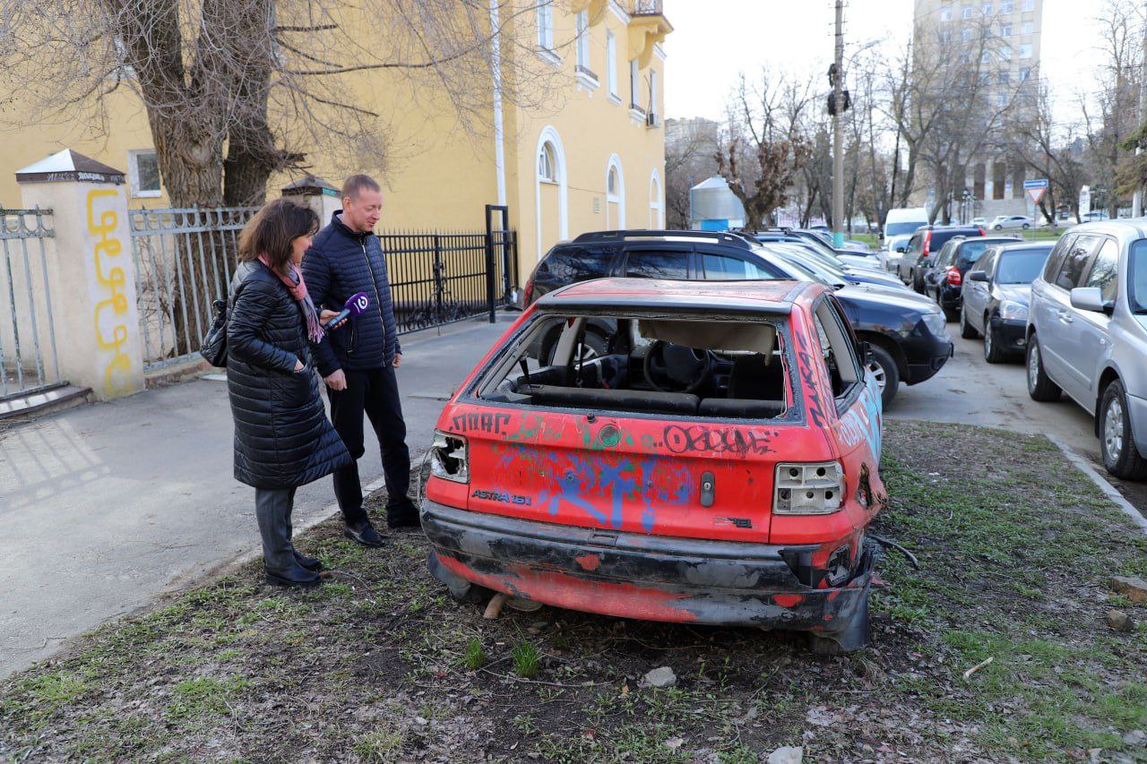 В Пензе ищут возможность убрать автохлам с территорий МКД