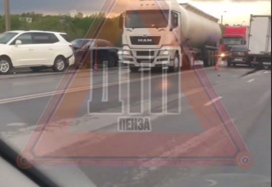 5 автомобилей столкнулись на трассе М5 под Пензой