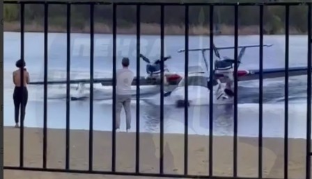 Самолёт-амфибия эффектно приземлился на Терновский затон в Пензе