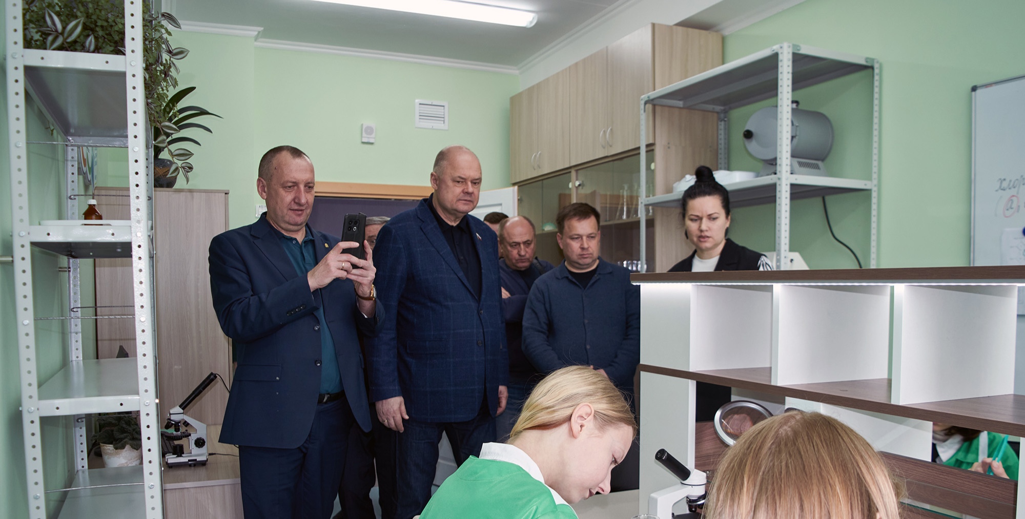 Вадим Супиков высоко оценил технологические возможности современной школы в Брестской области