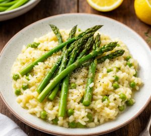 Весеннее ризотто со свежей спаржей и лимоном
