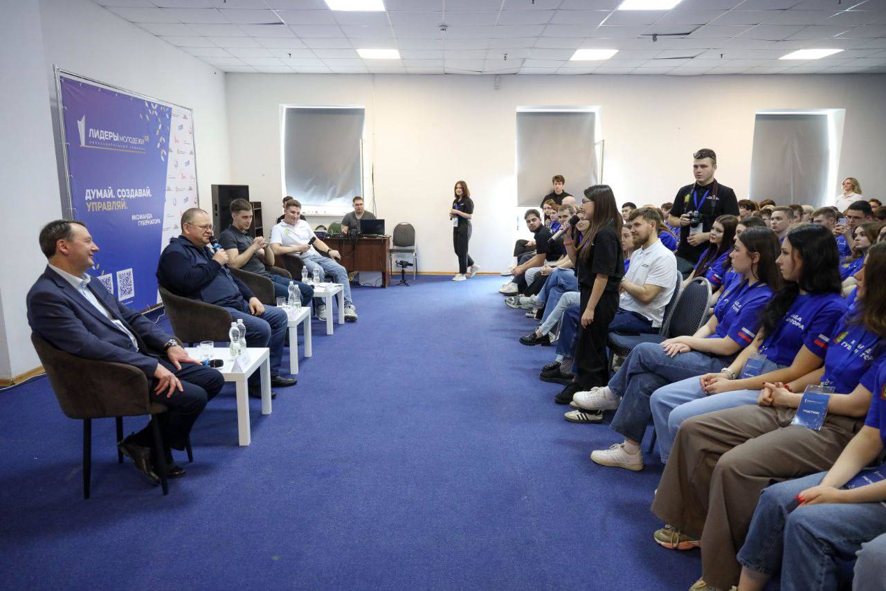 Пензенская молодежь представила Олегу Мельниченко свои инициативы