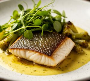 Филе сибаса с кремом из цветной капусты