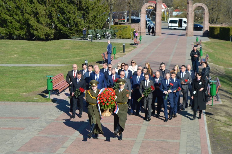 Вадим Супиков в составе пензенской делегации почтил память героев ВОВ в Могилёве