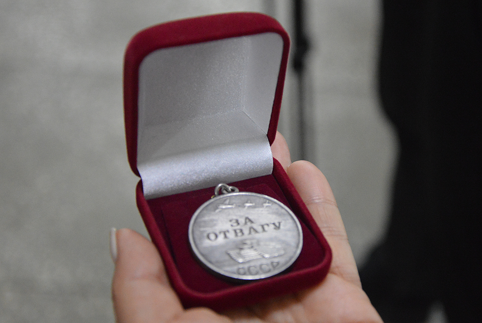 В Кузнецке семье погибшего красноармейца передали медаль спустя 82 года